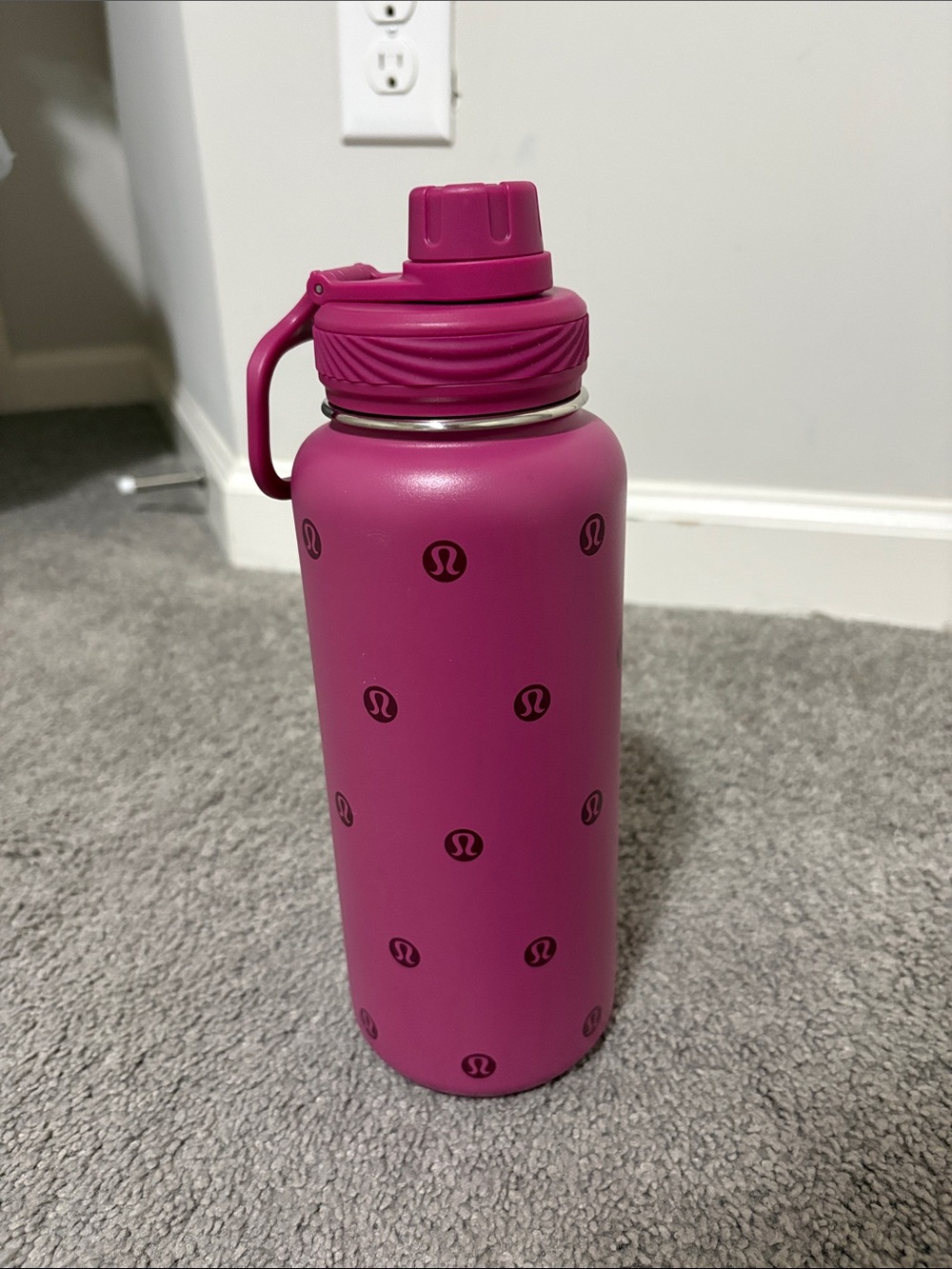 Lululemon Back to Life Sport Bottle, featuring a 32oz